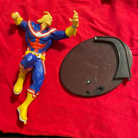 All might anime figure - Picture 1 of 3